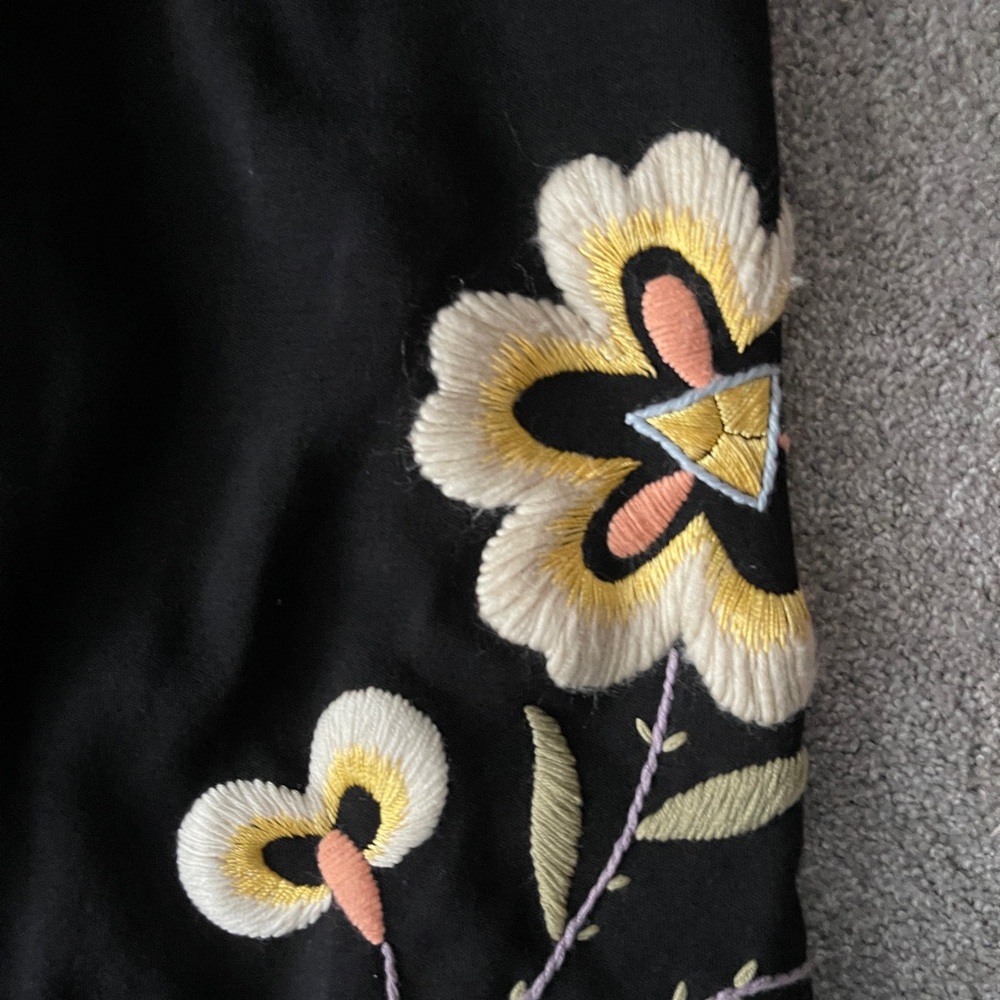 Long wool coat with embroidered accents in white and yellow by Kay Unger - Picture 8 of 10